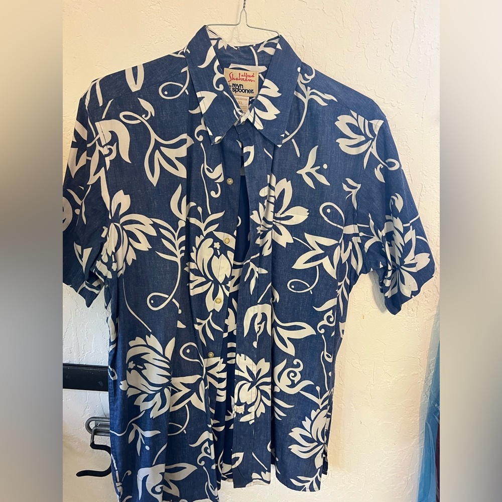 REYN SPOONER SHIRT